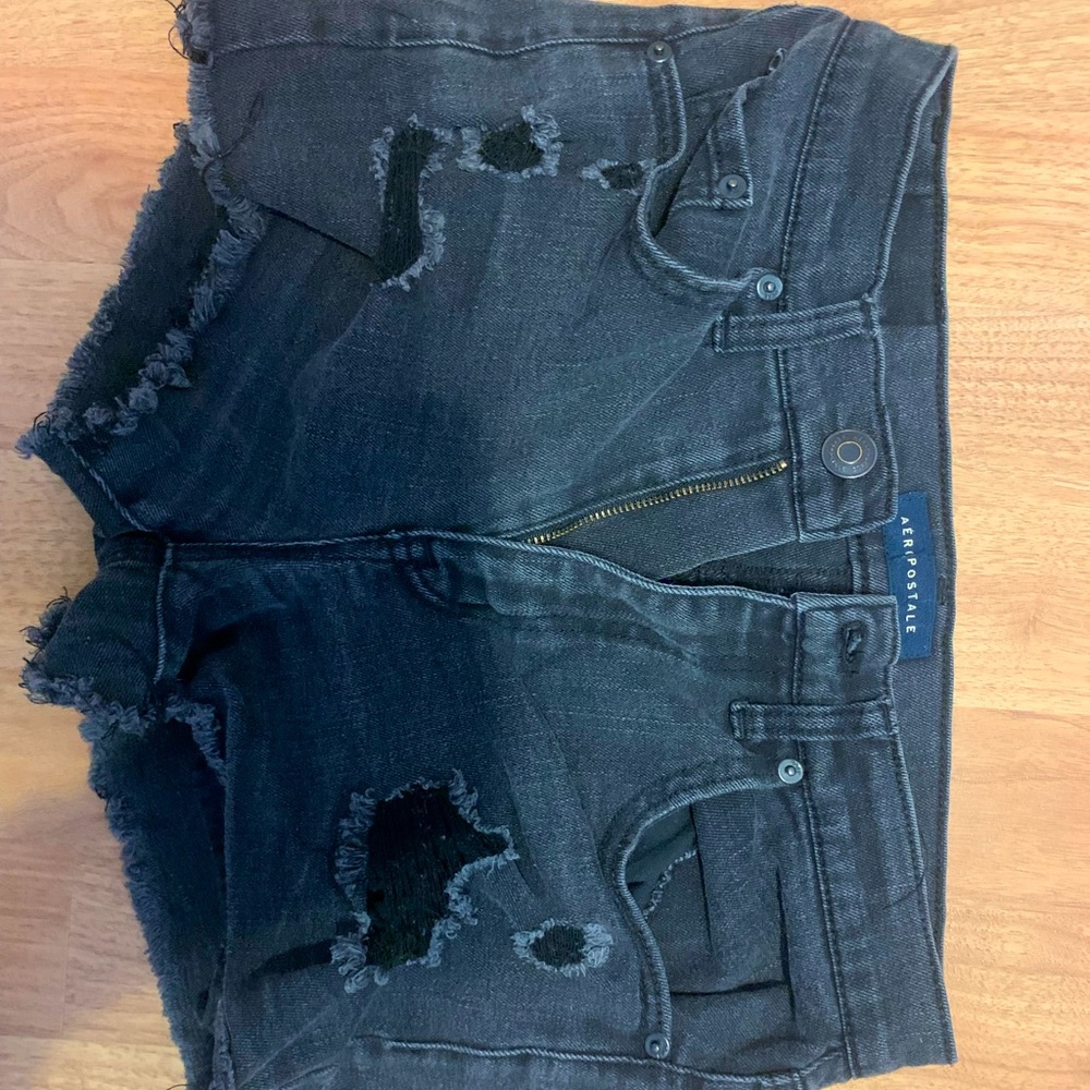 DARK GREY RIPPED SHORTS AERO (4)